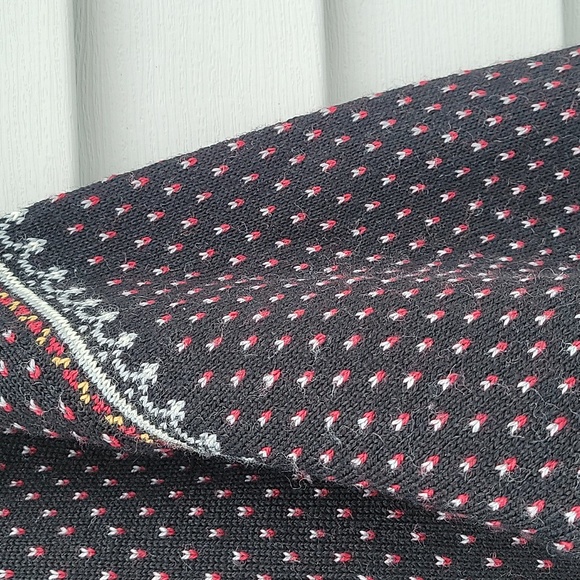 DALE OF NORWAY CLASSIC WOOL SWEATER LARGE SIZE - Picture 9 of 17